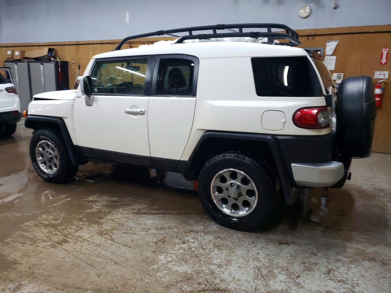 2013 Toyota Fj Cruiser Base - Фото 2