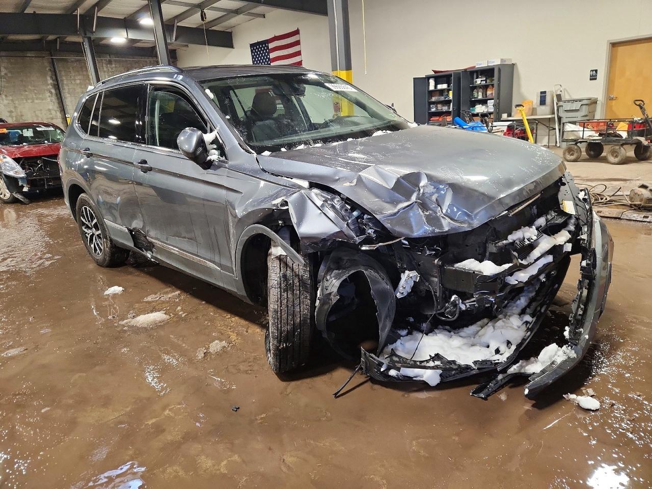 2021 Volkswagen Tiguan Se - Фото 4