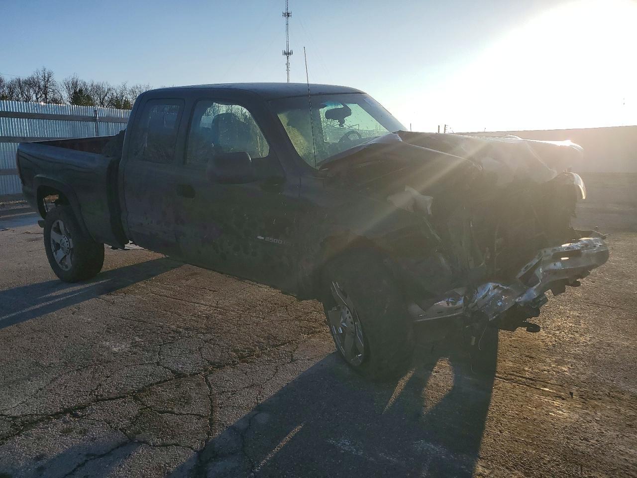 2004 Chevrolet Silverado K2500 Heavy Duty - Фото 4