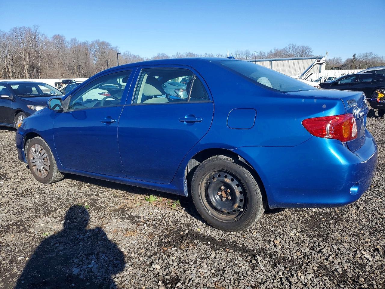 2010 Toyota Corolla Base - Фото 2