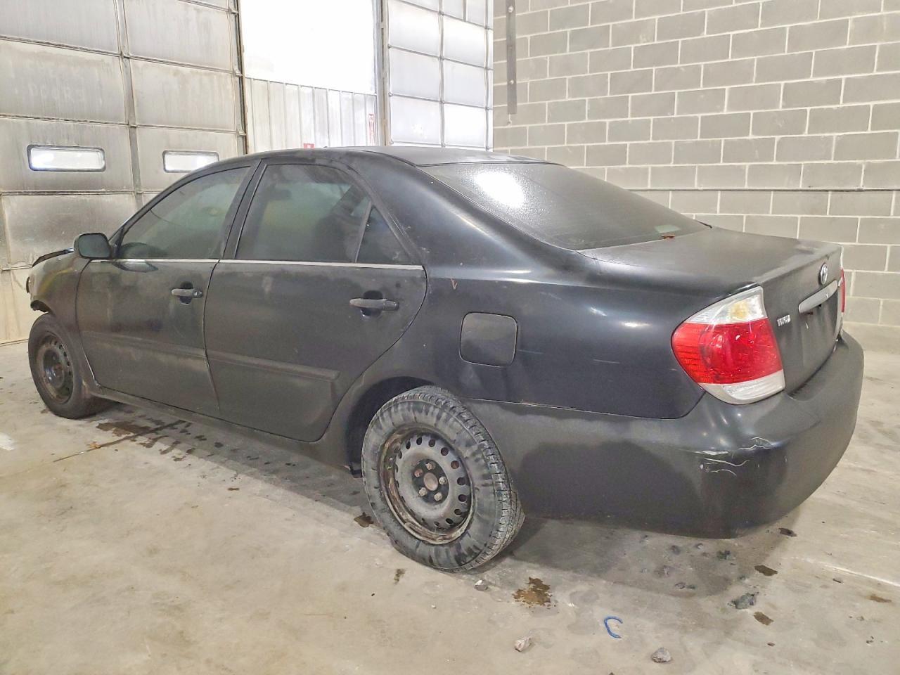 2005 Toyota Camry Le - Image 2
