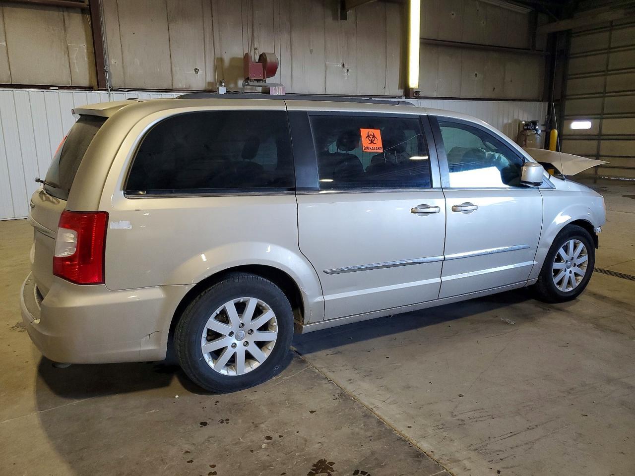 2015 Chrysler Town & Country Touring - Фото 3