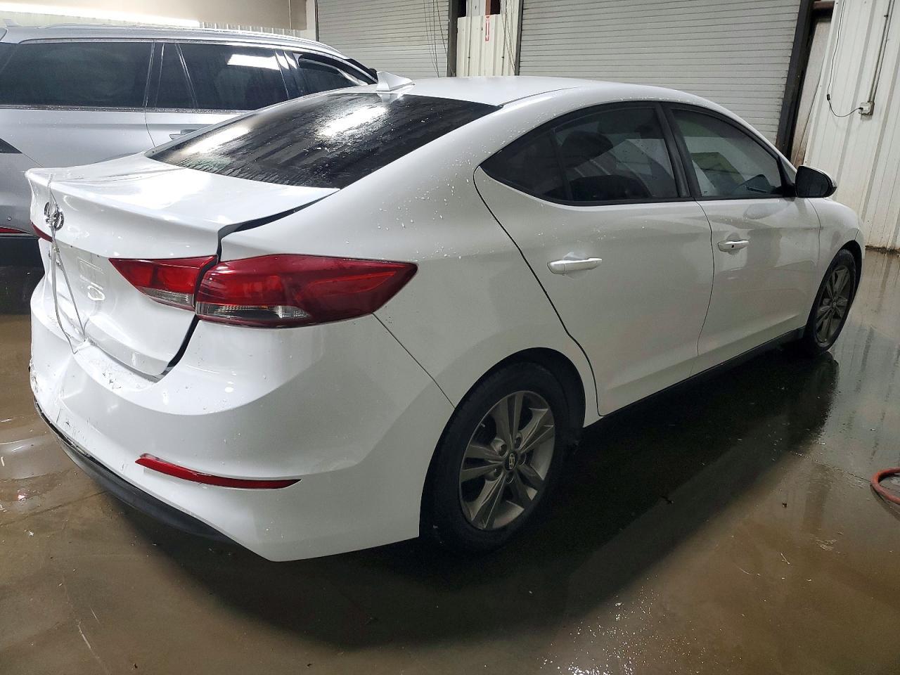 2017 Hyundai Elantra Value Edition - Фото 3