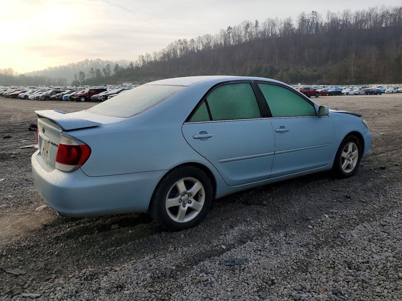 2005 Toyota Camry Le - Фото 3