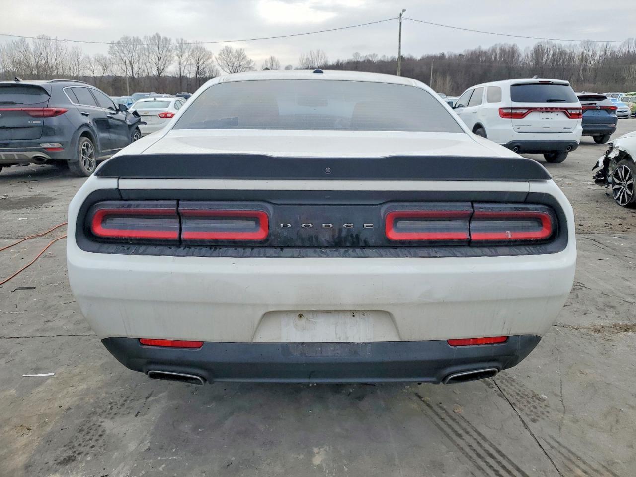 2017 Dodge Challenger Sxt - Image 6