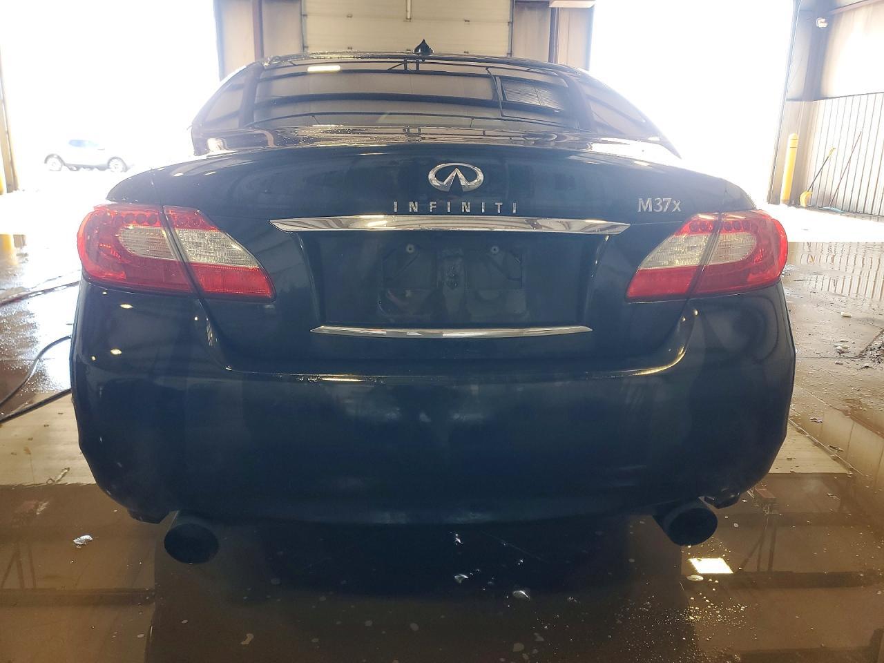 2011 Infiniti M37 X - Image 6