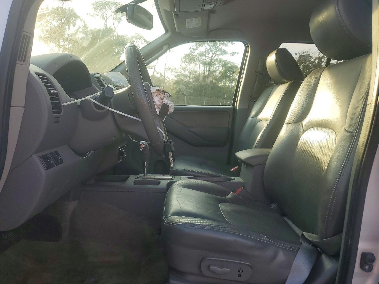 2011 Nissan Frontier S - Фото 7