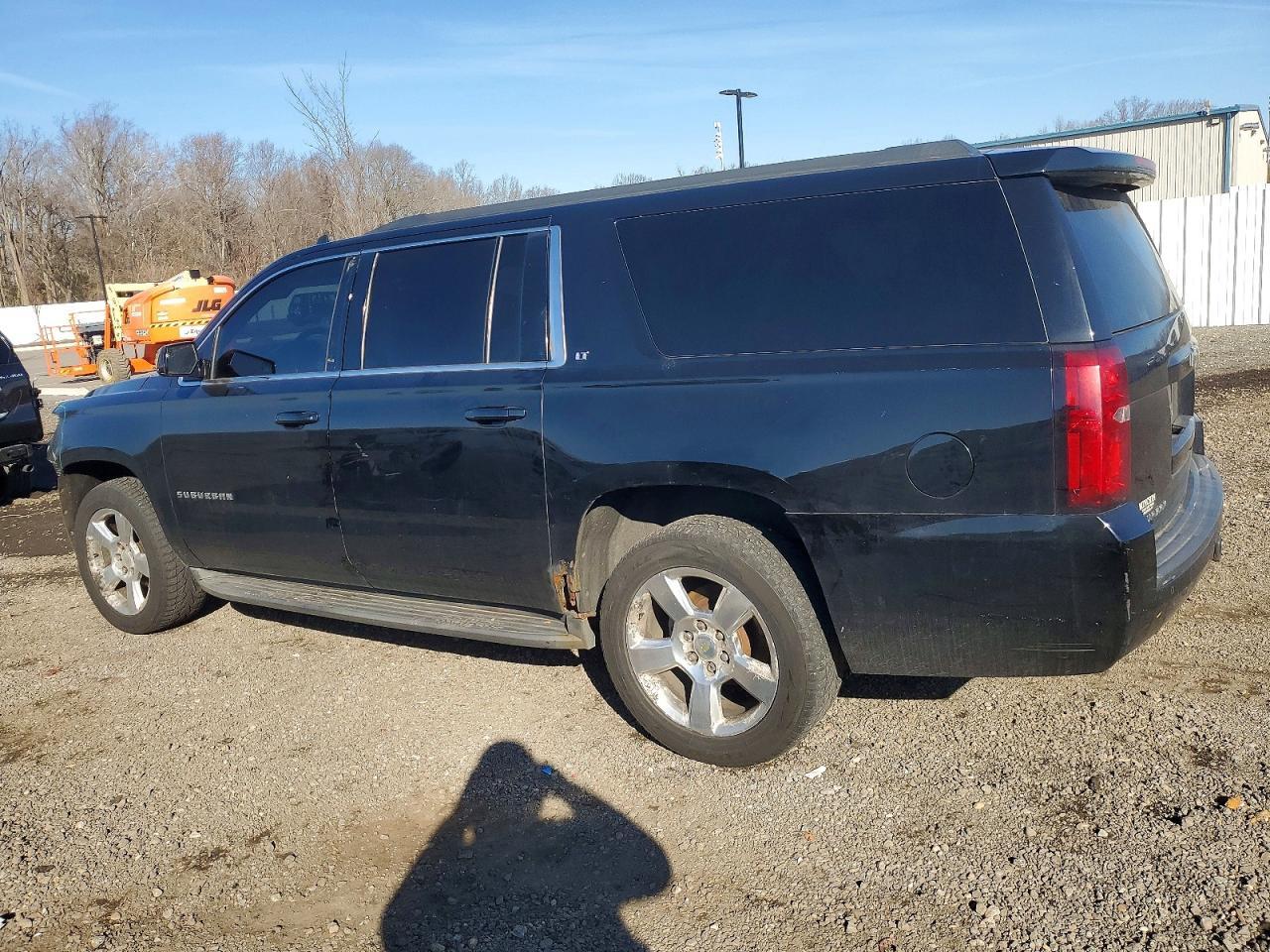 2015 Chevrolet Suburban K1500 Lt - Image 2