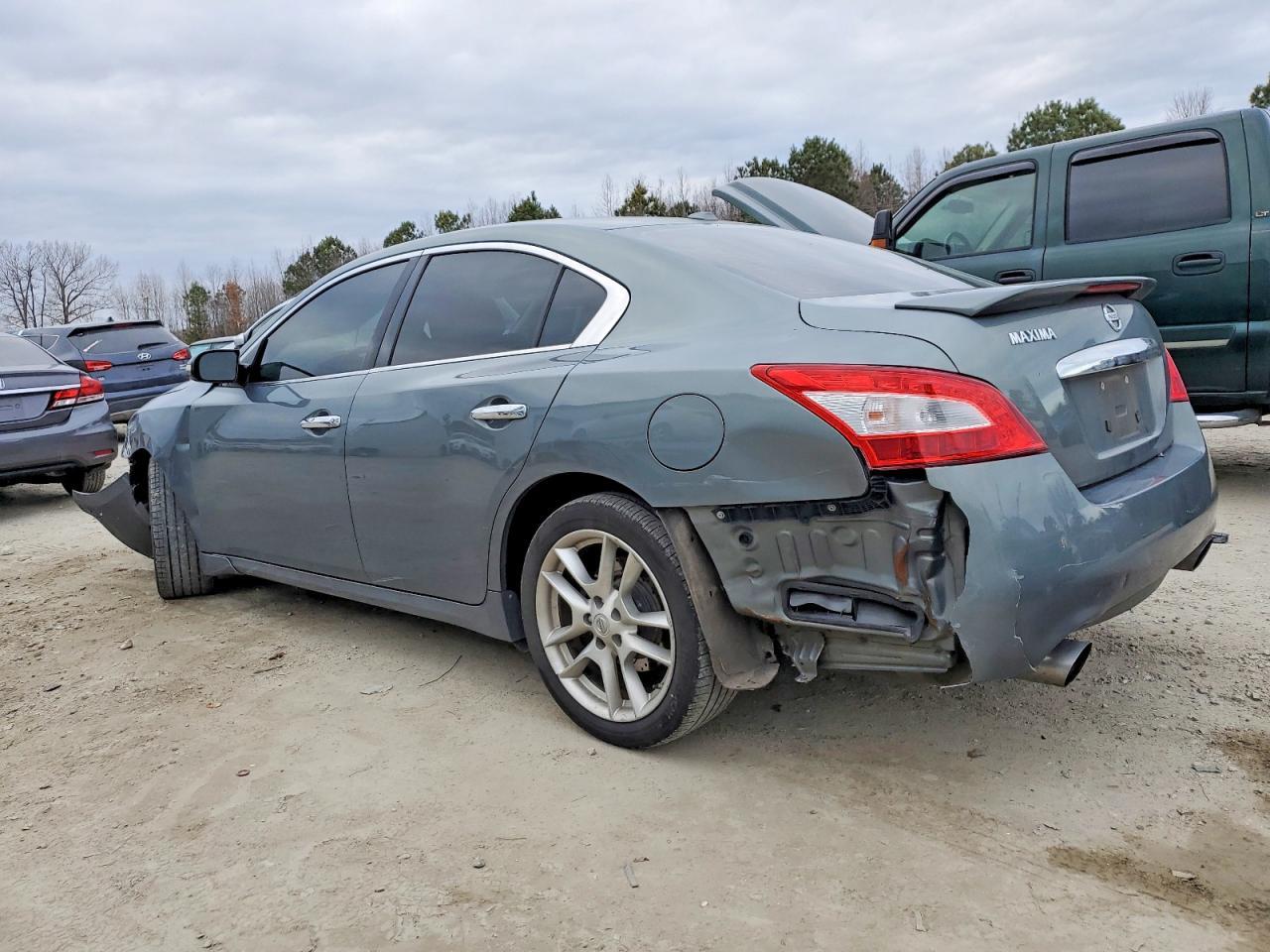 2010 Nissan Maxima S - Фото 2