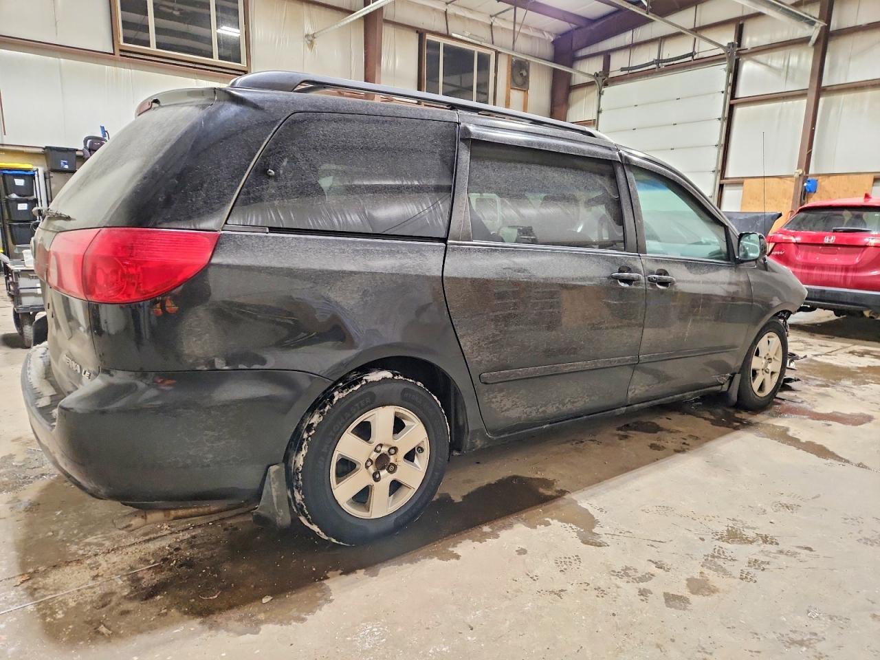 2008 Toyota Sienna Ce - Фото 3