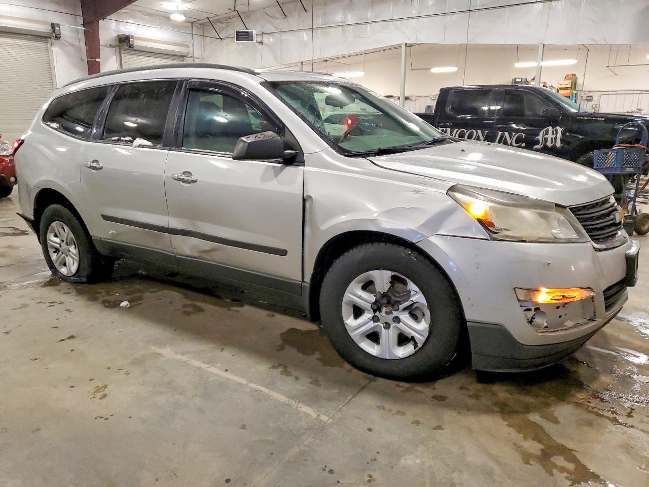 2016 Chevrolet Traverse Ls - Фото 4