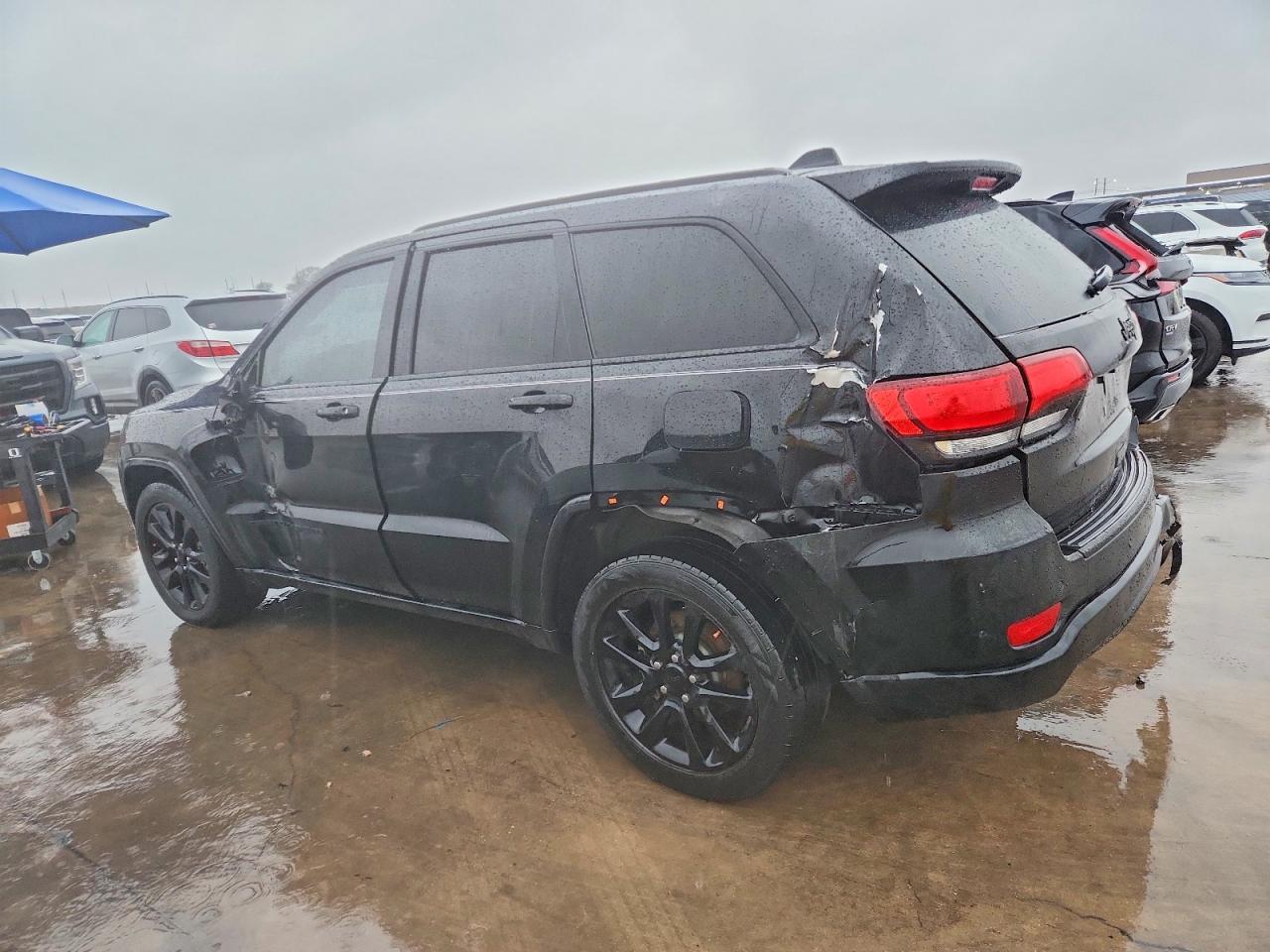 2018 Jeep Grand Cherokee Laredo - Image 2