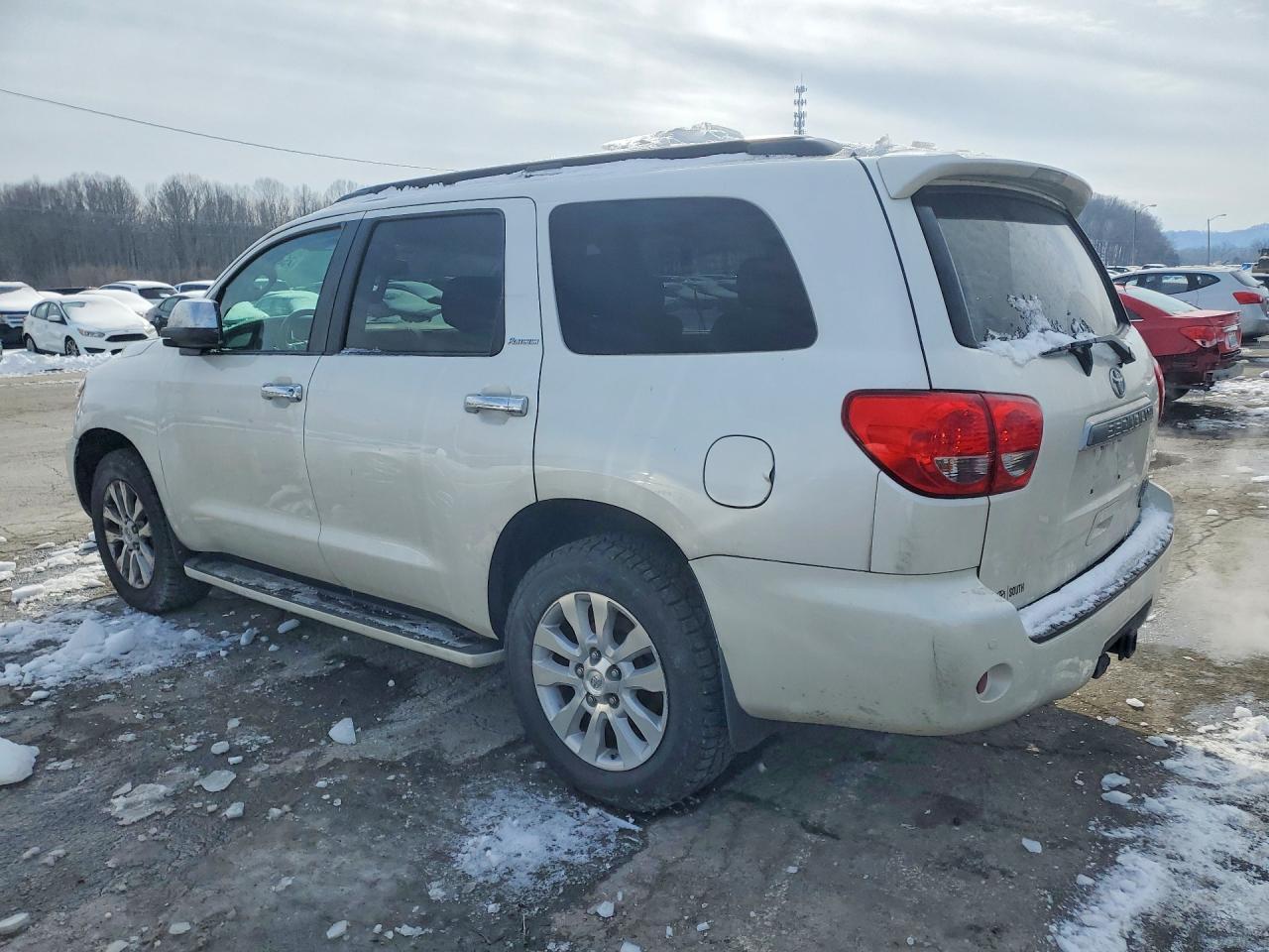 2017 Toyota Sequoia Platinum - Image 2