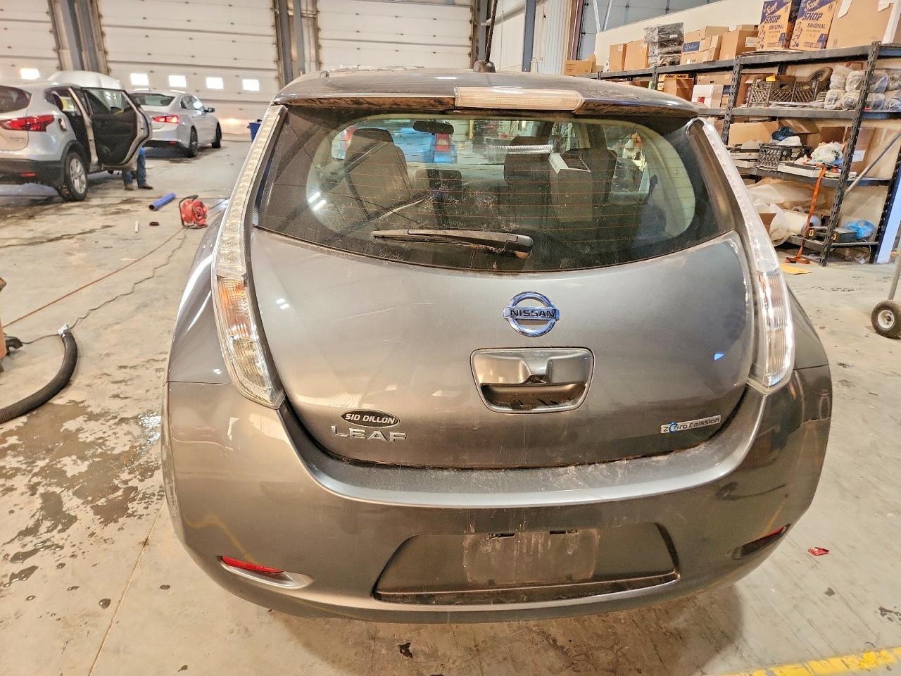 2016 Nissan Leaf S - Image 6