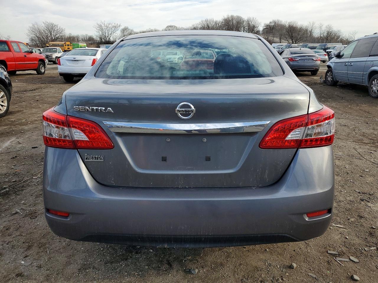 2015 Nissan Sentra S - Image 6