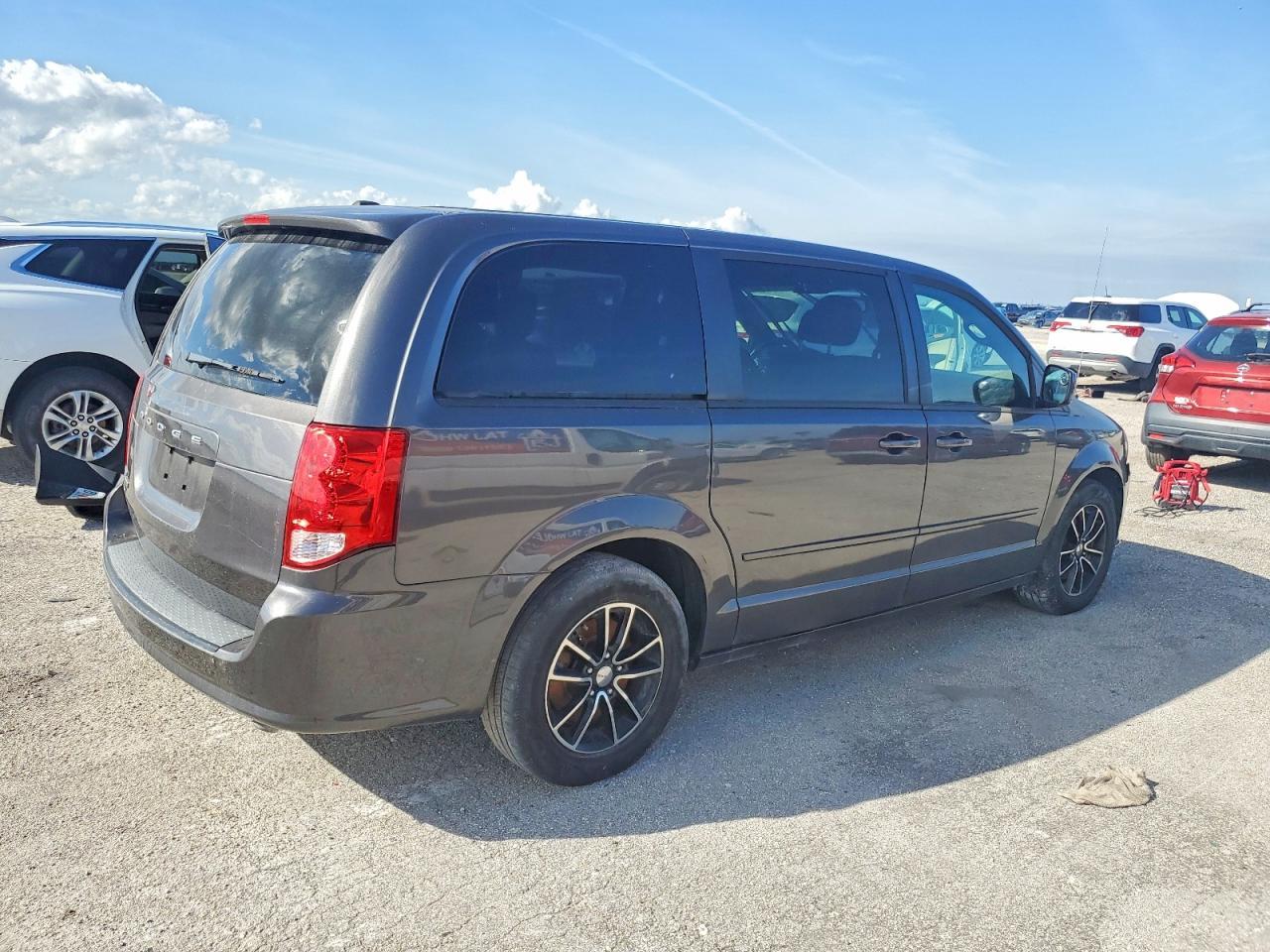 2015 Dodge Grand Caravan Sxt - Фото 3