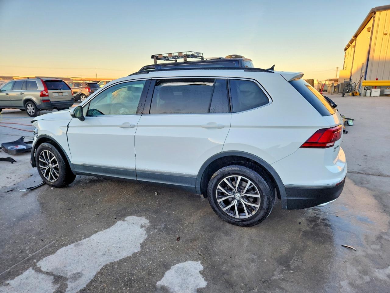 2020 Volkswagen Tiguan Se - Image 2