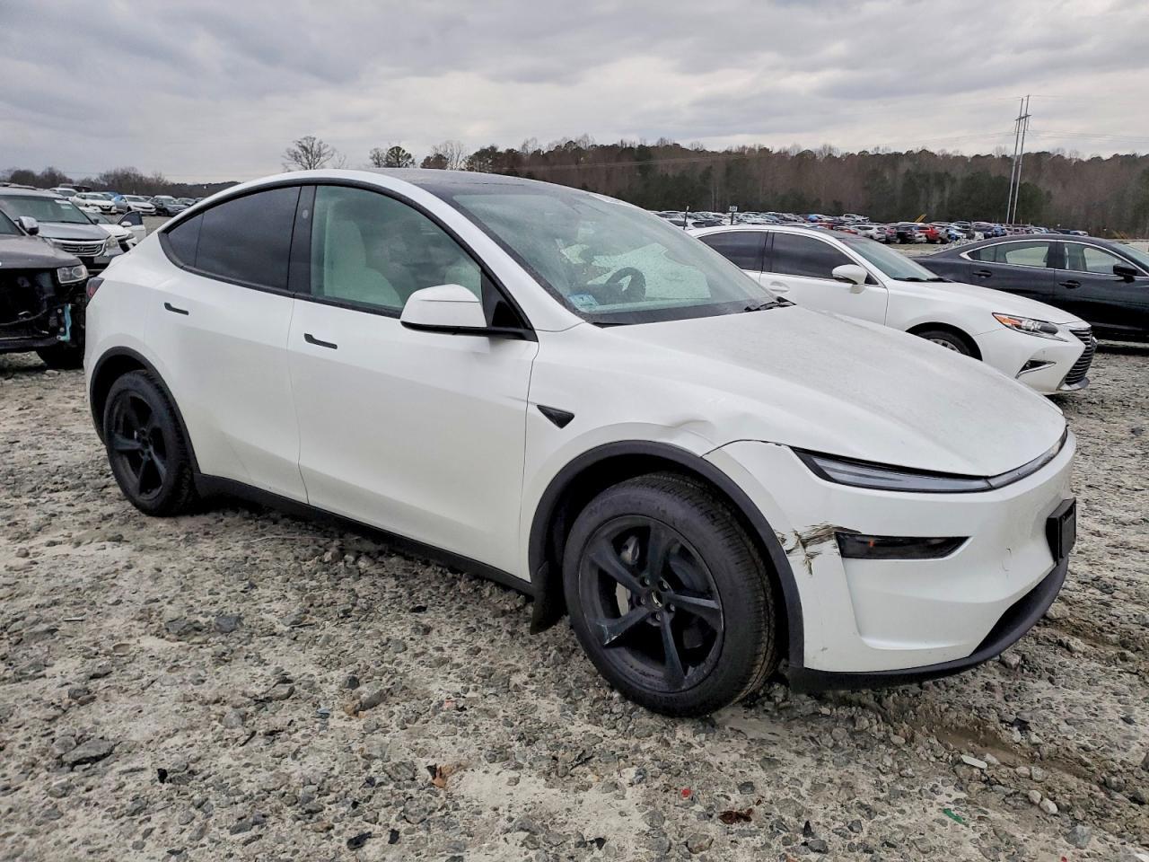 2026 Tesla Model Y - Фото 4
