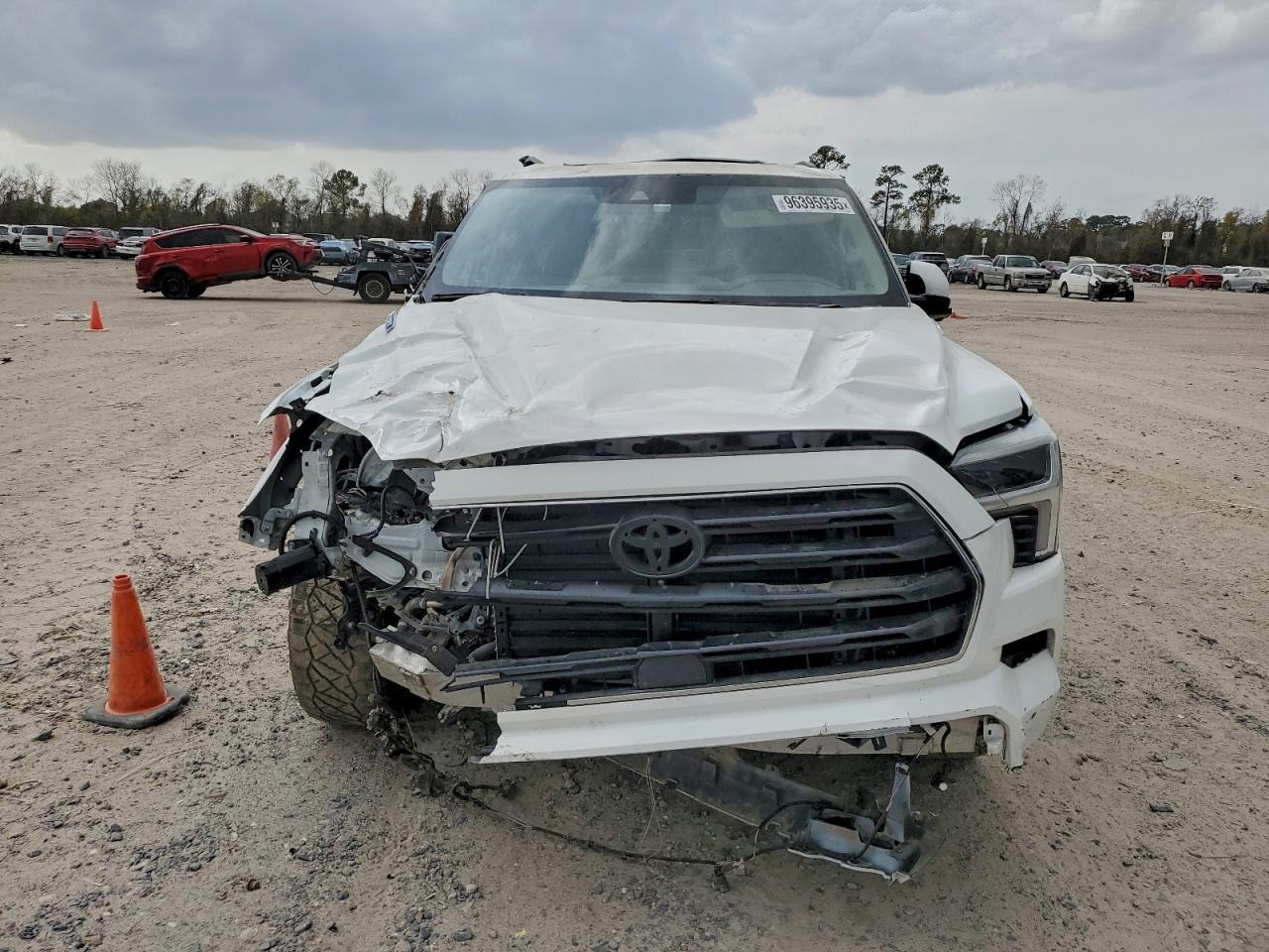 2024 Toyota Sequoia Sr5 - Фото 5