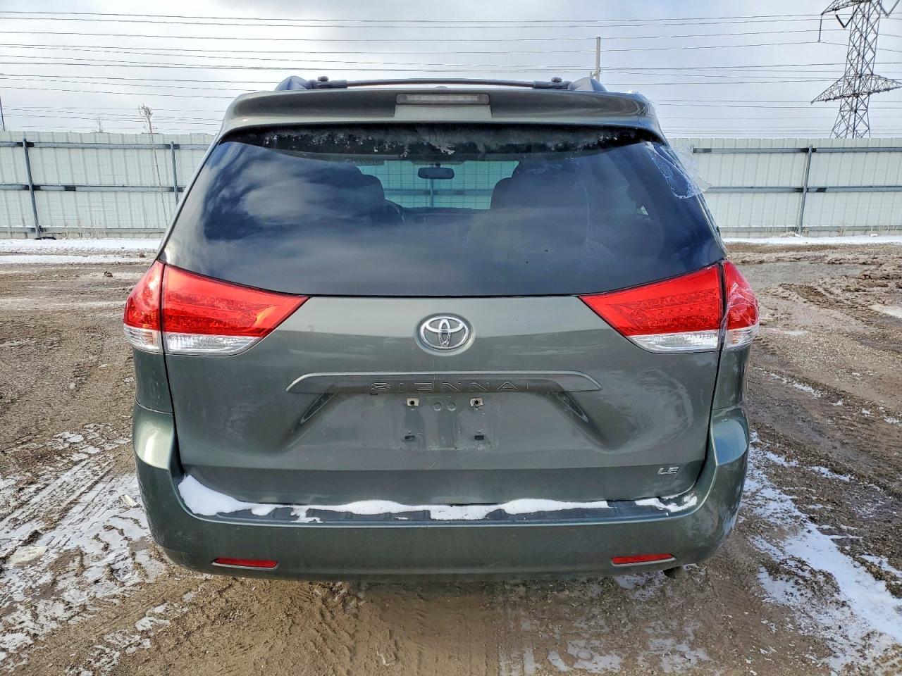 2011 Toyota Sienna Le - Фото 6