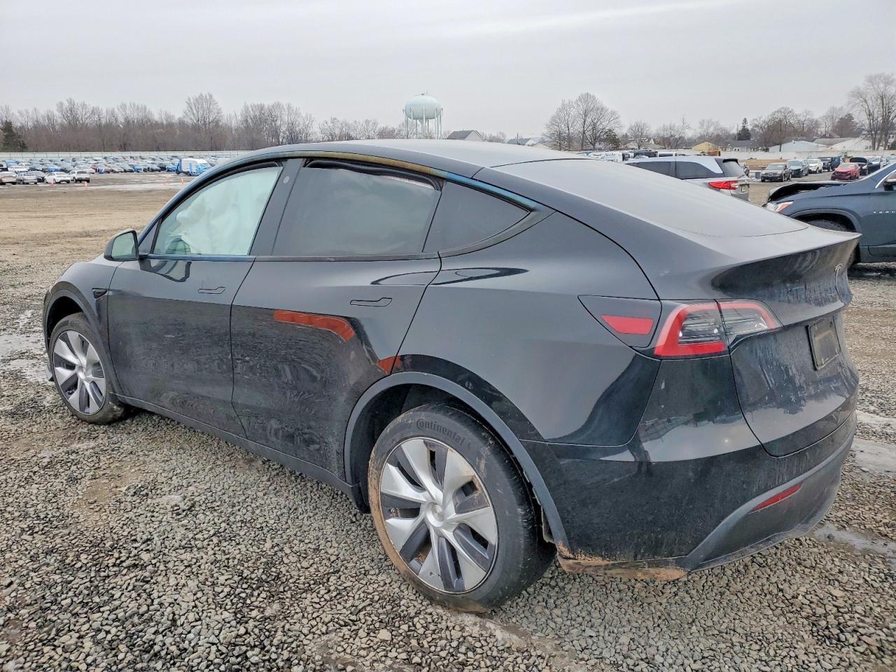 2023 Tesla Model Y - Image 2