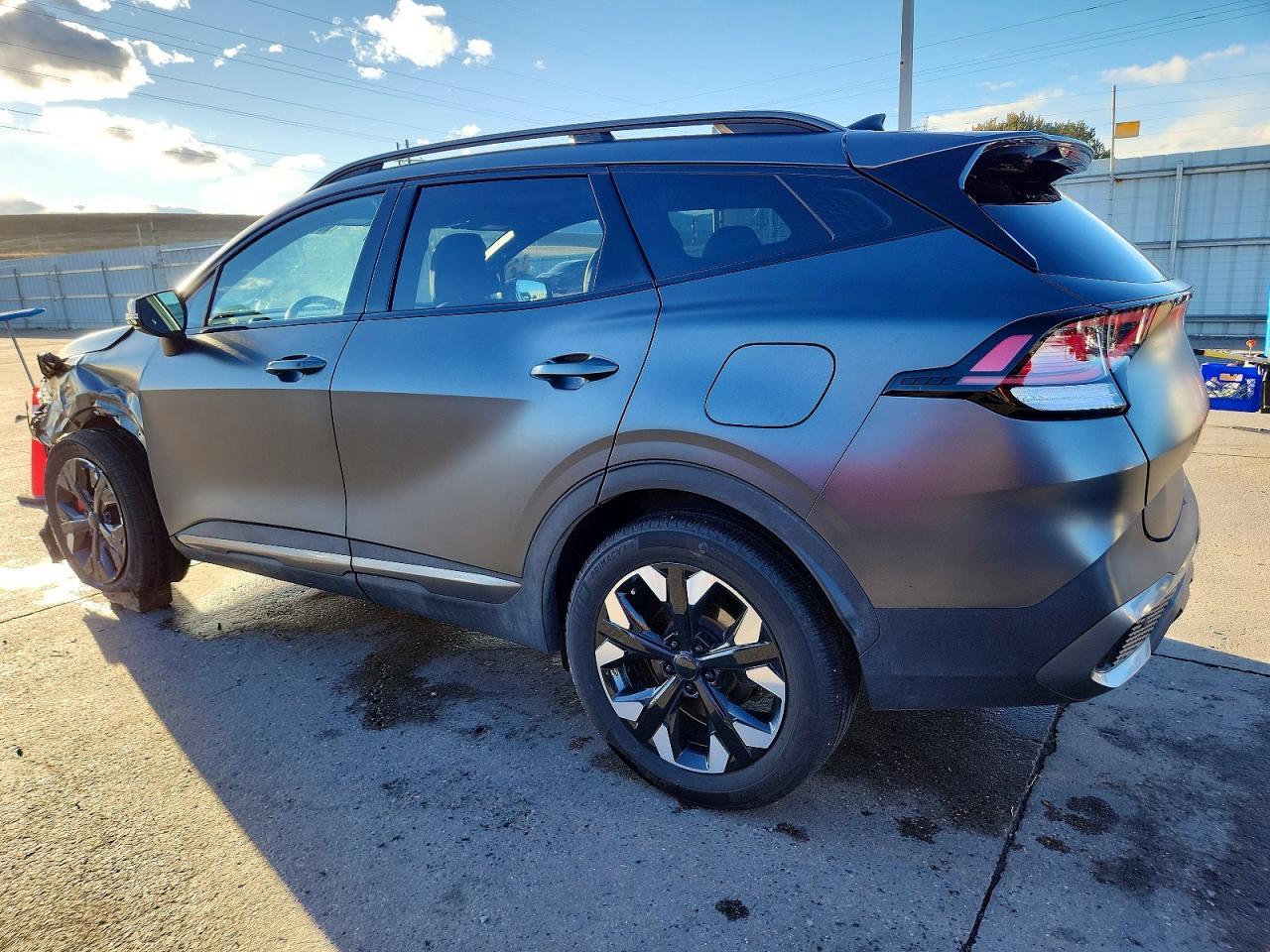 2024 Kia Sportage Plug-In Hybrid X-Line - Image 2