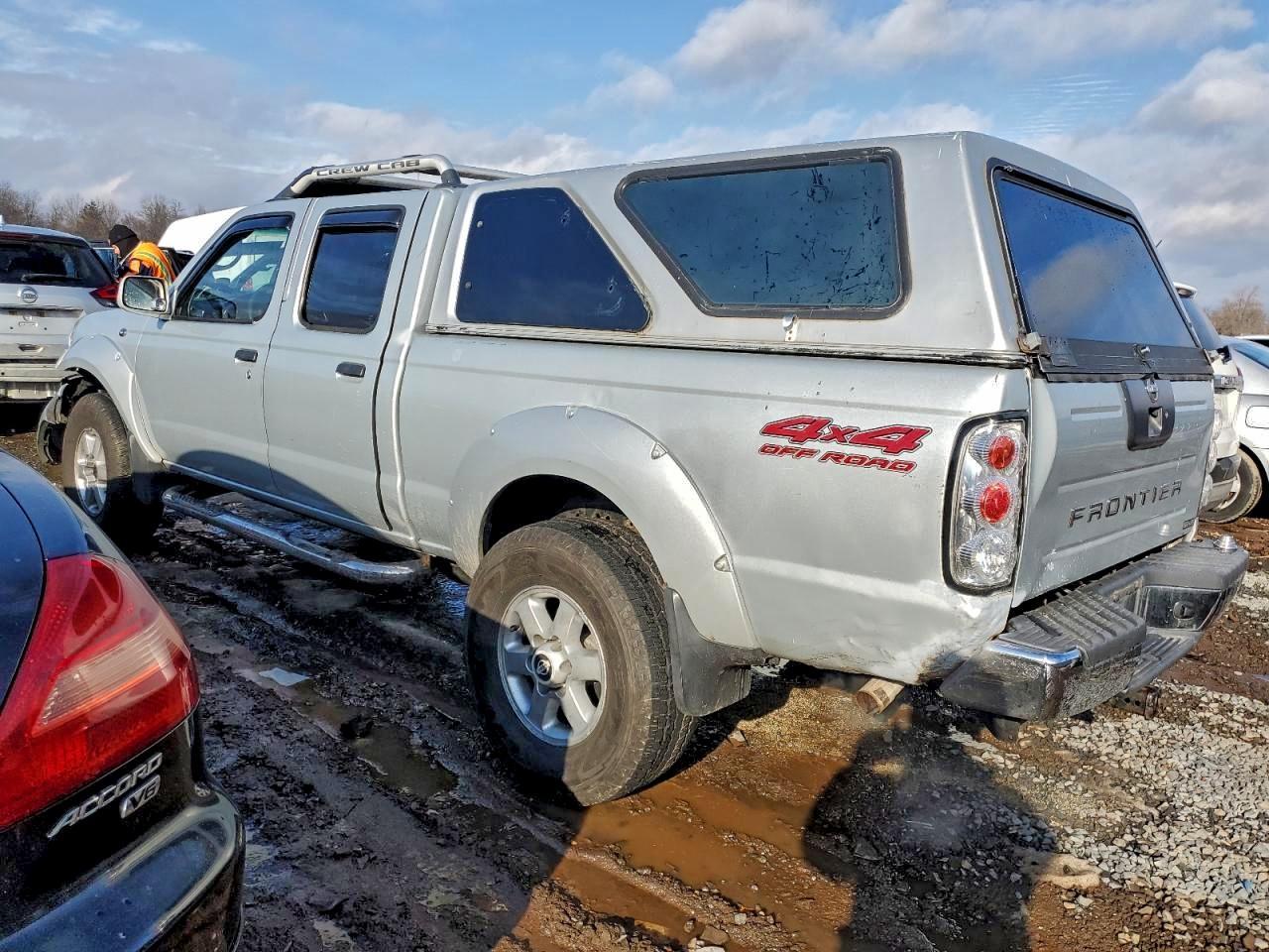 2003 Nissan Frontier Crew Cab Xe - Фото 2