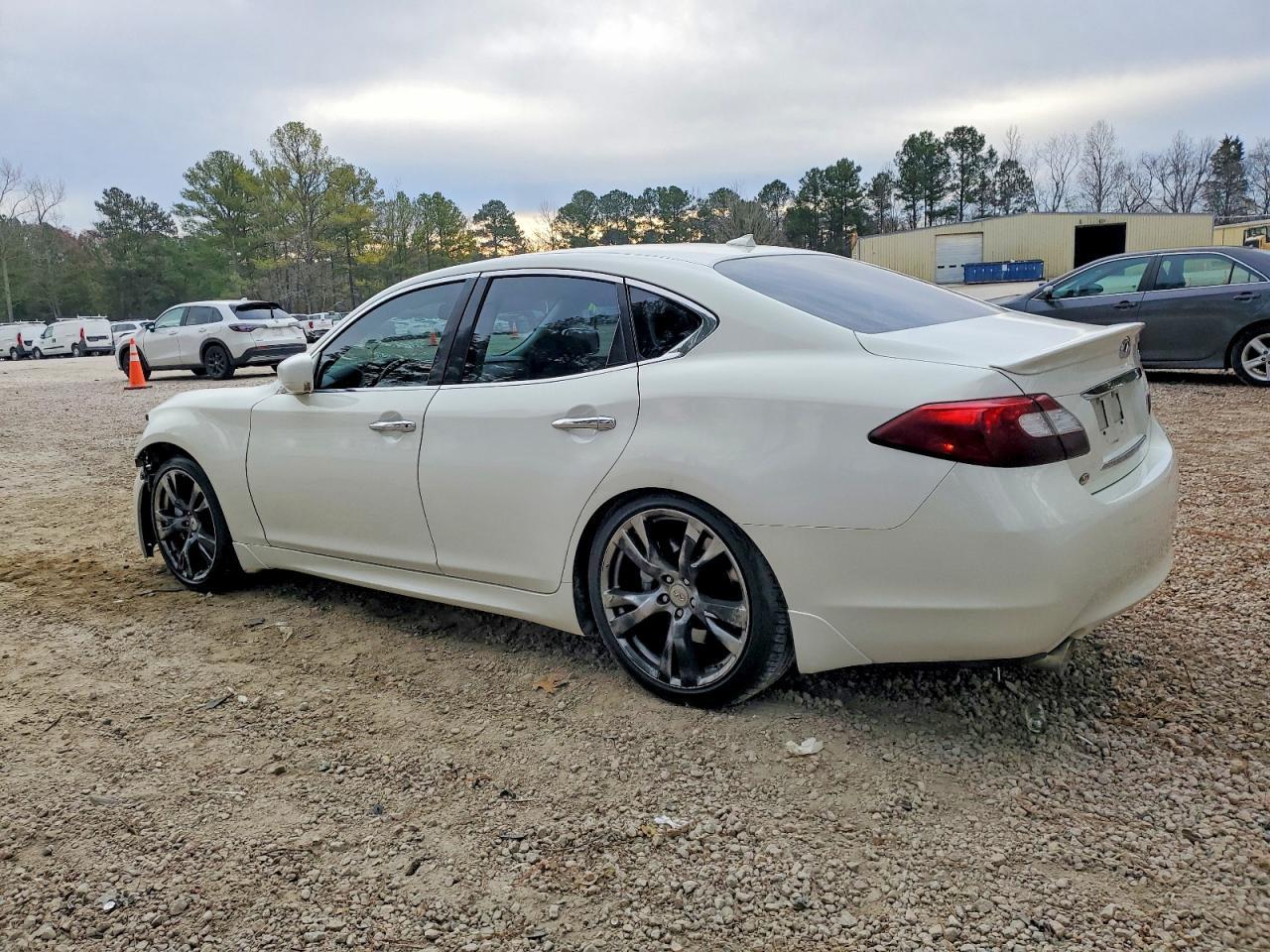 2012 Infiniti M37 - Image 2