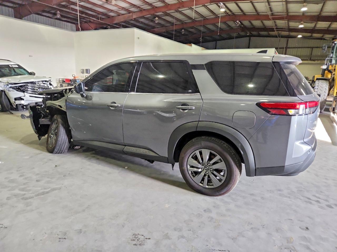 2025 Nissan Pathfinder S - Image 2