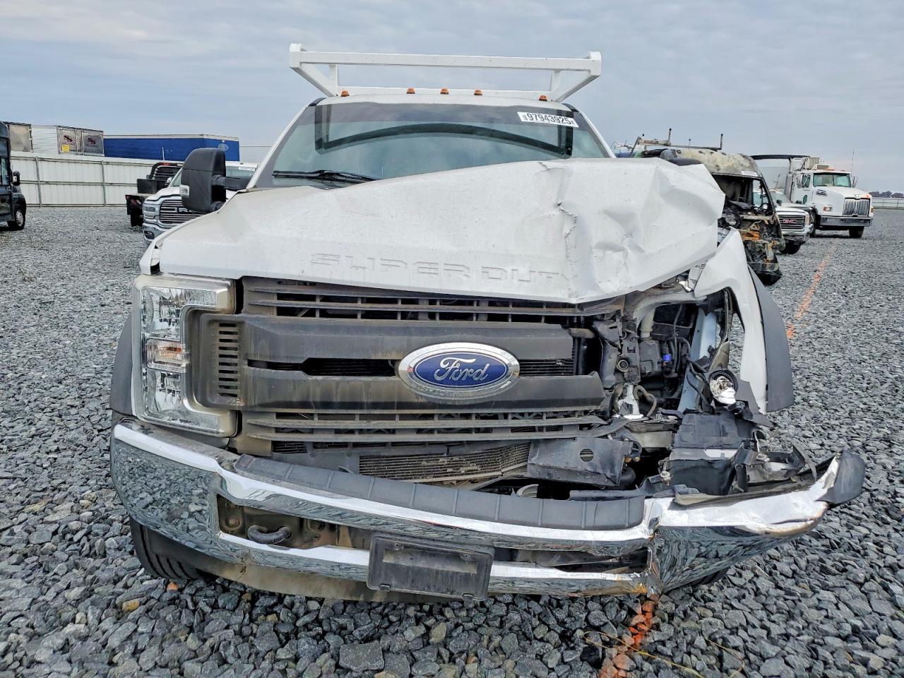 2018 Ford F450 Super Duty Utility / Service Truck - Image 5