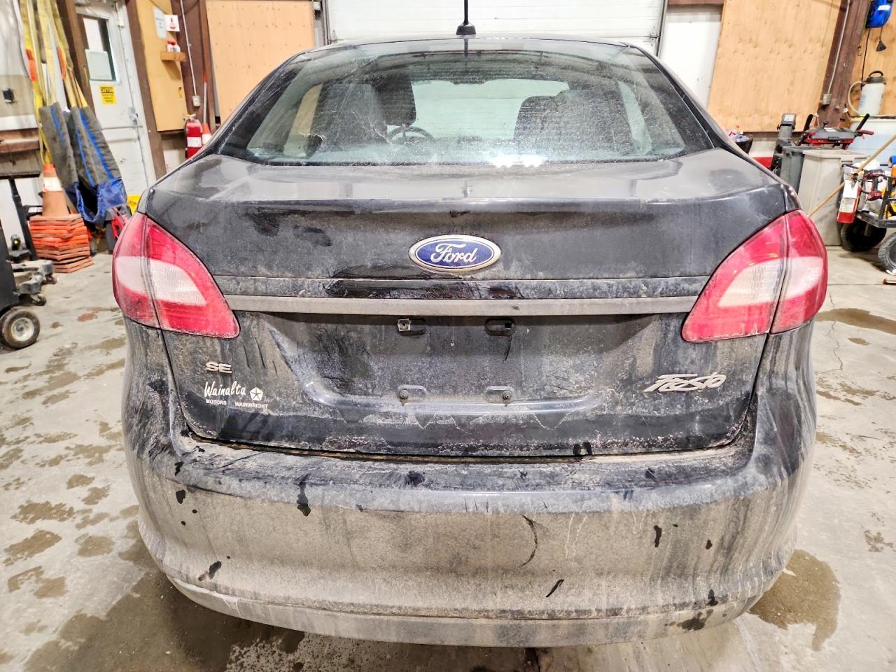 2013 Ford Fiesta Se - Фото 6