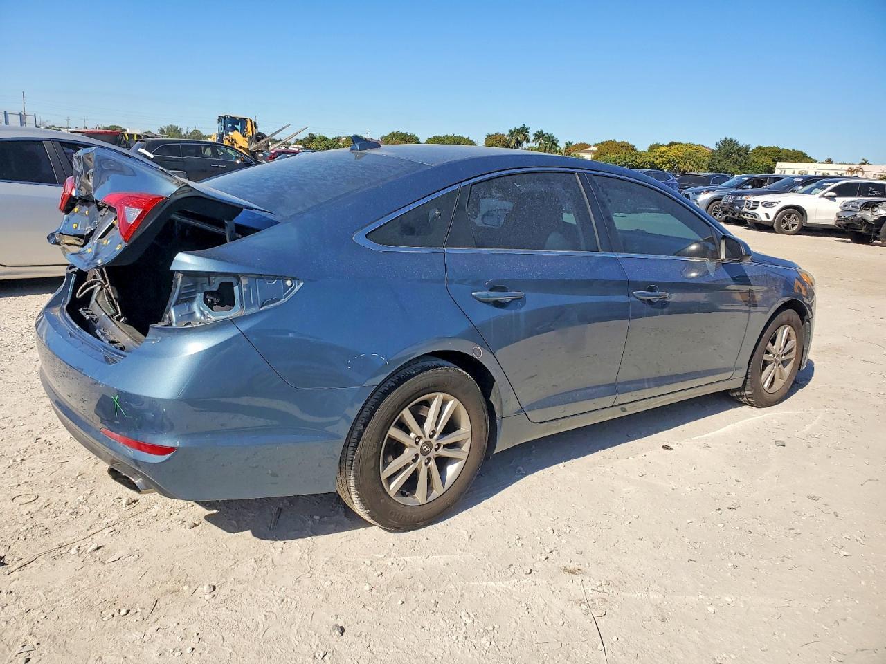 2017 Hyundai Sonata Se - Image 3