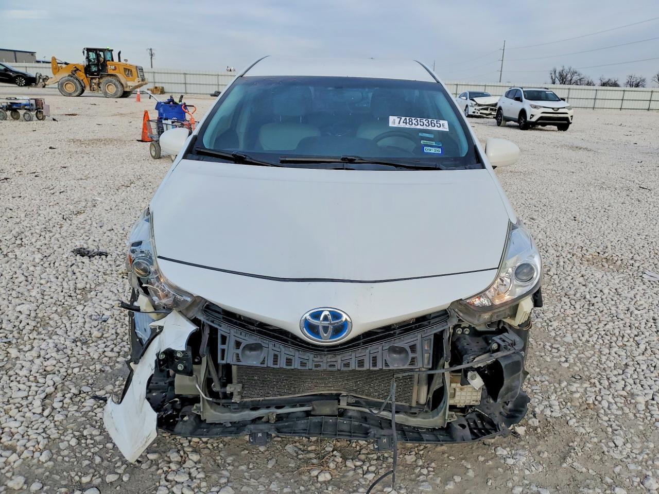 2017 Toyota Prius V - Image 5