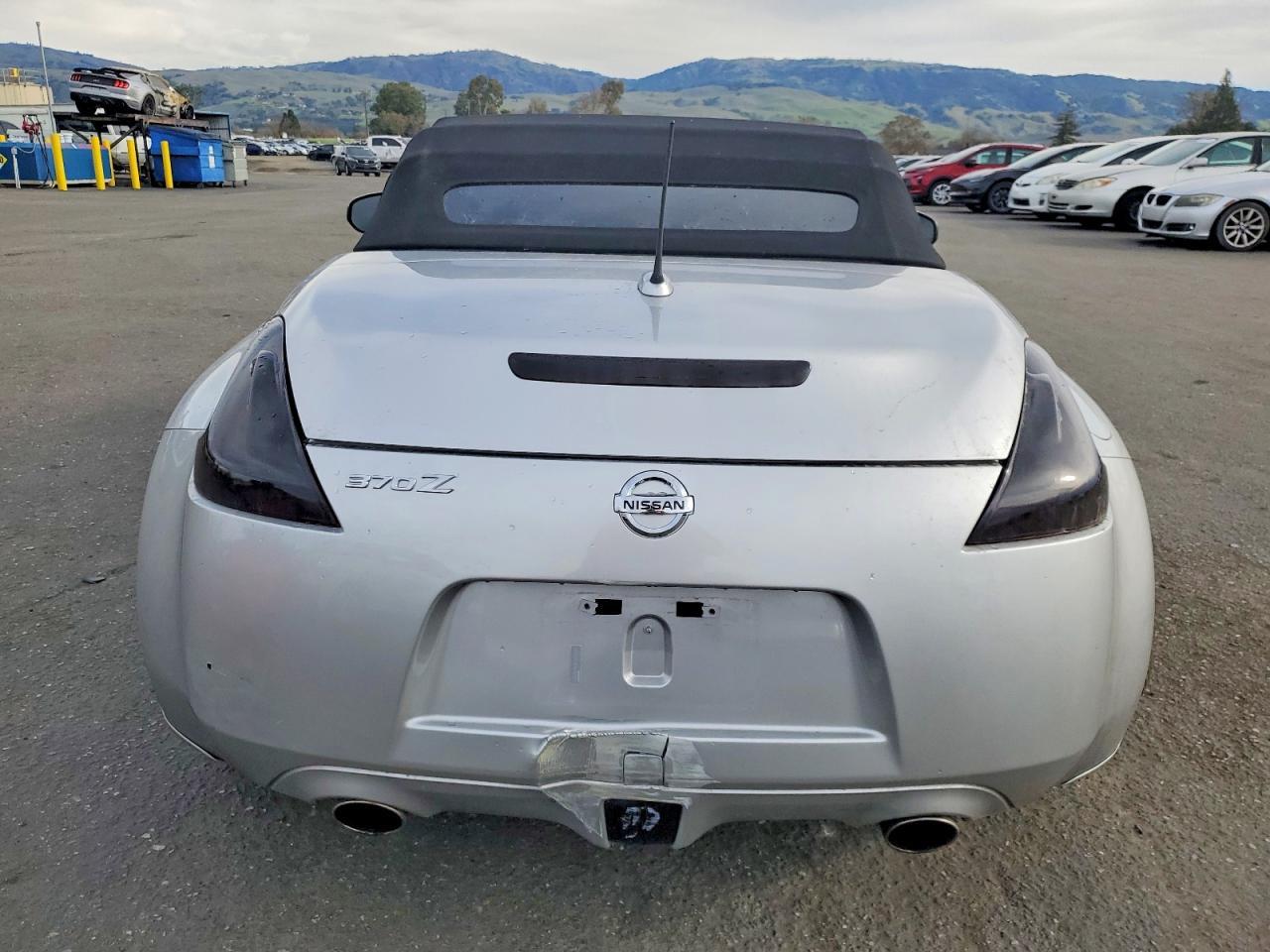 2010 Nissan 370Z - Фото 6
