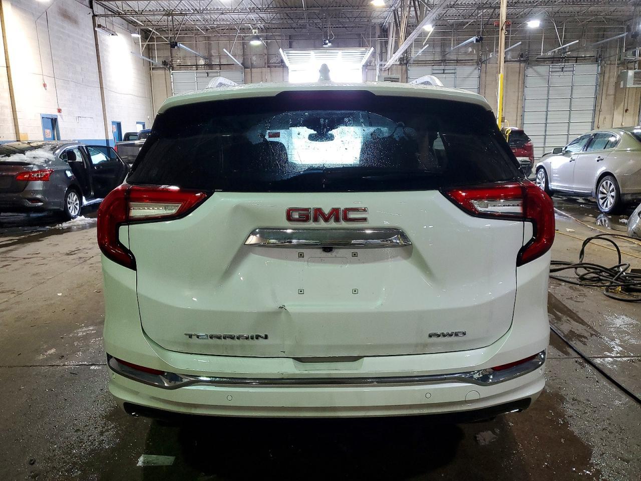 2024 GMC Terrain Denali - Image 6