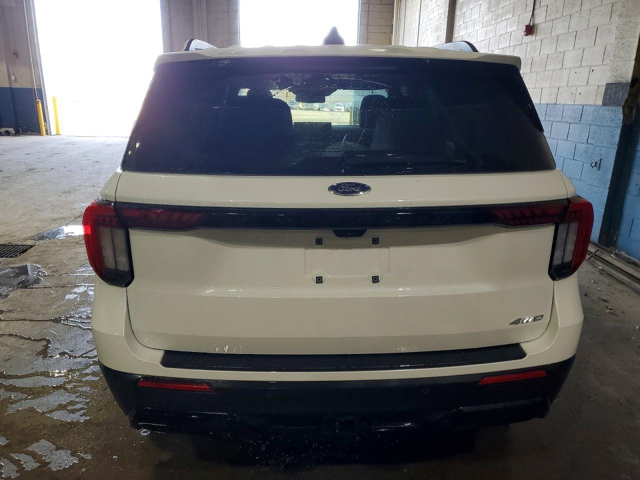 2025 Ford Explorer St-Line - Фото 6