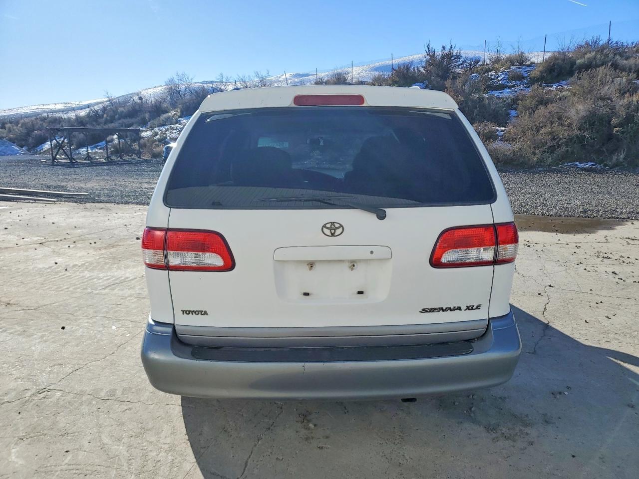 2001 Toyota Sienna Le - Image 6