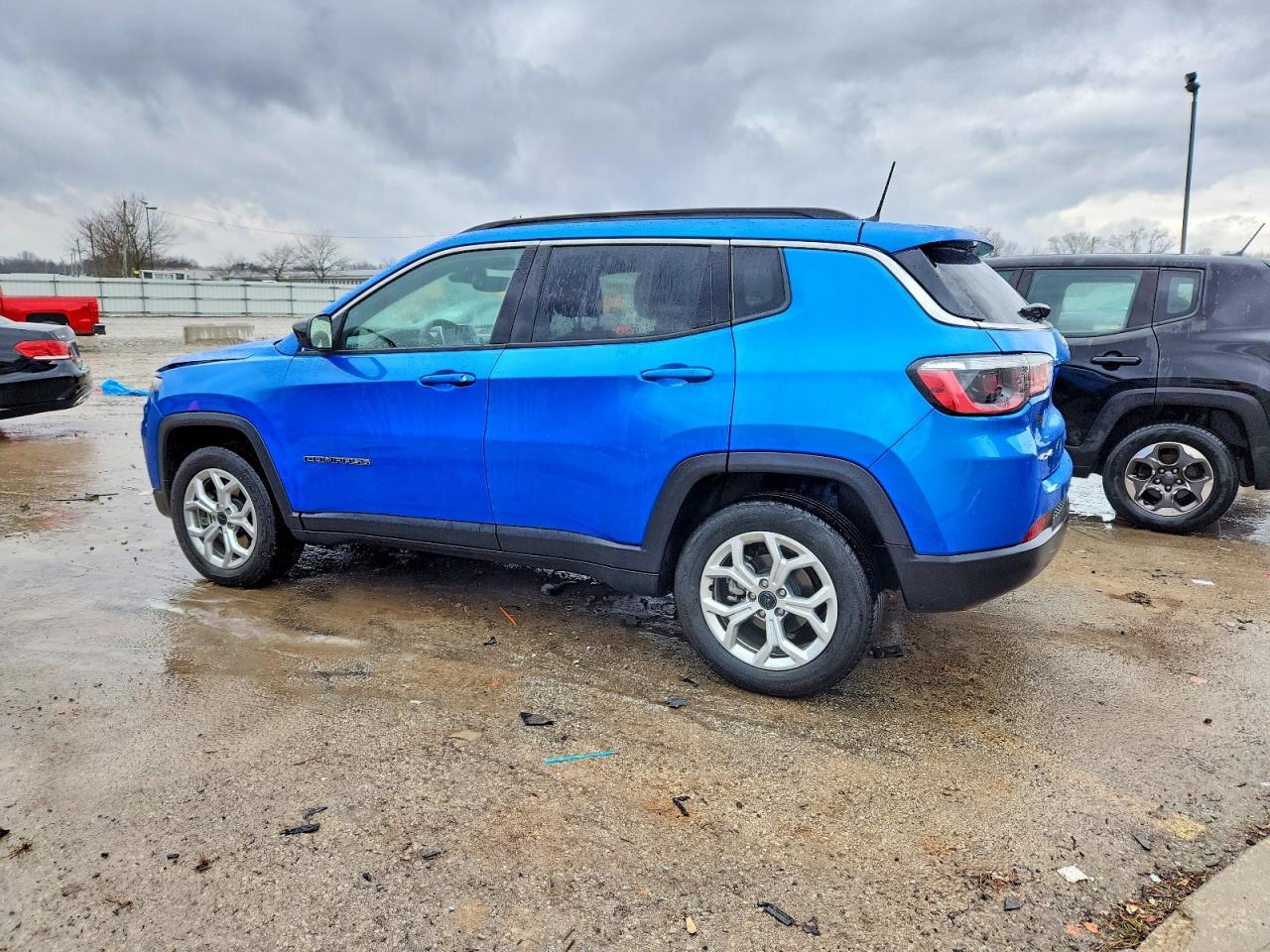 2025 Jeep Compass Latitude - Image 2