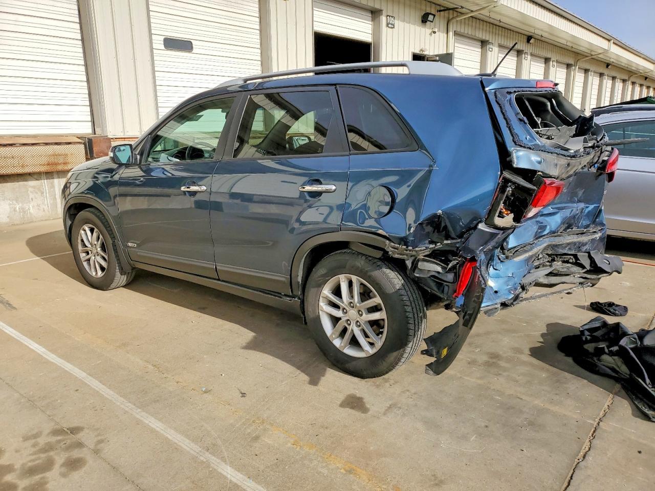 2015 Kia Sorento Lx - Image 2
