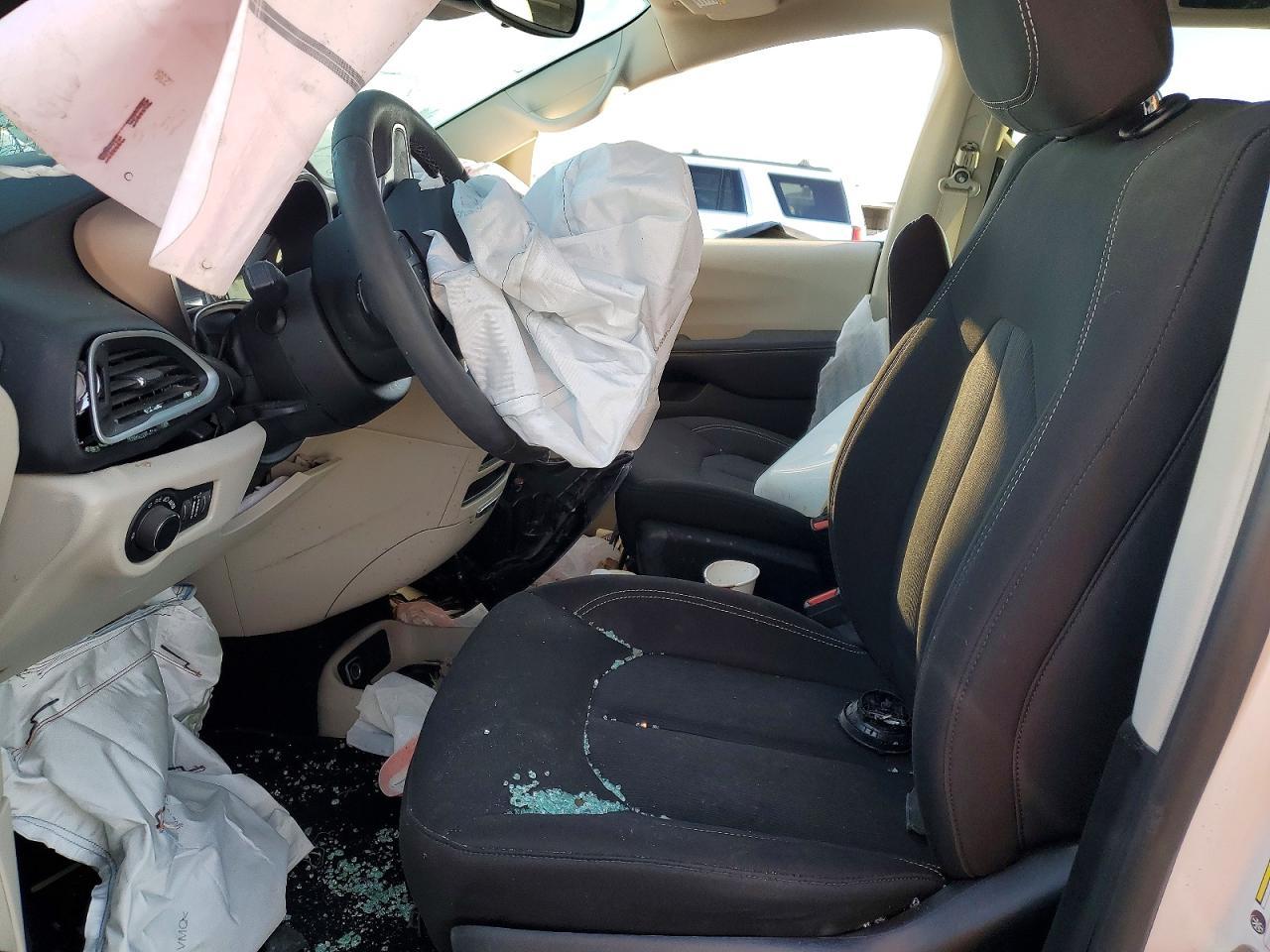 2024 Chrysler Voyager Lx - Фото 7