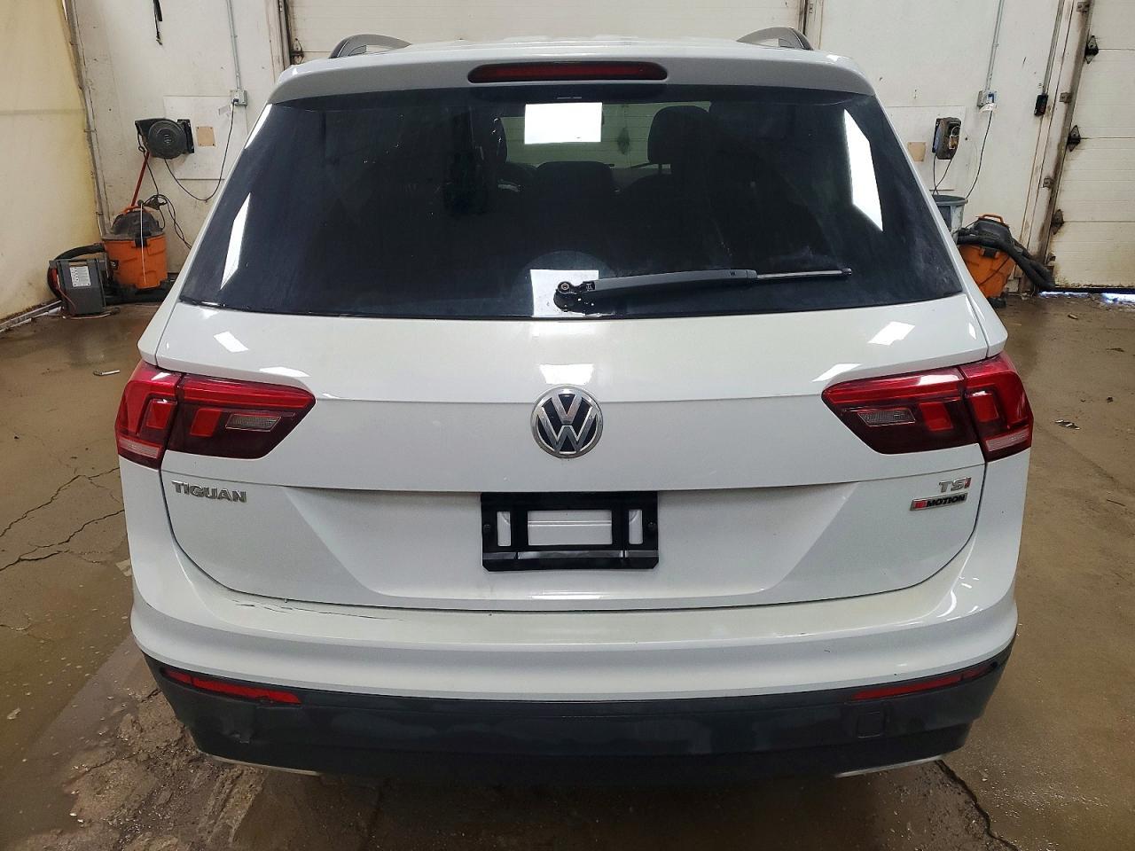 2018 Volkswagen Tiguan S - Image 6