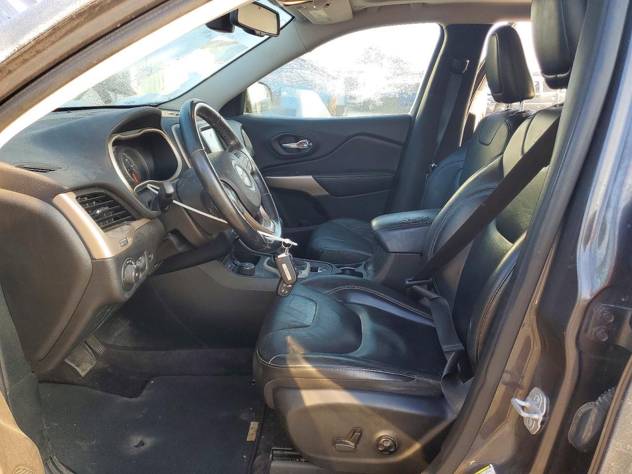 2018 Jeep Cherokee - Image 7