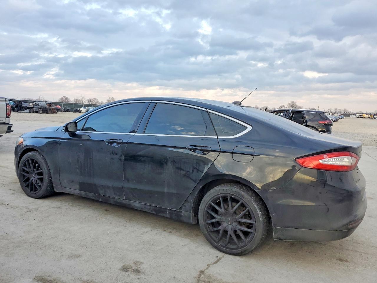 2015 Ford Fusion Se - Image 2