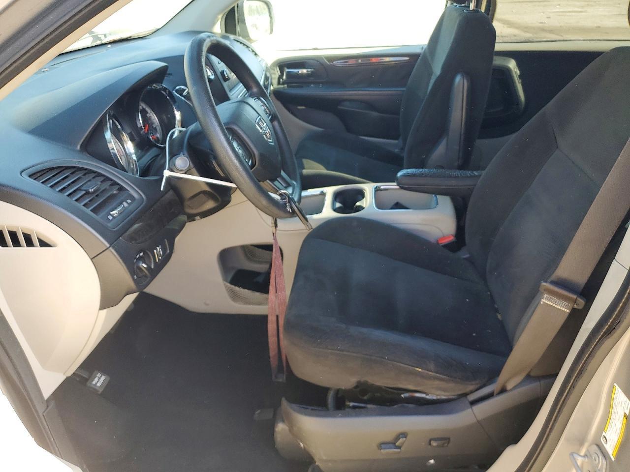 2012 Dodge Caravan - Image 7