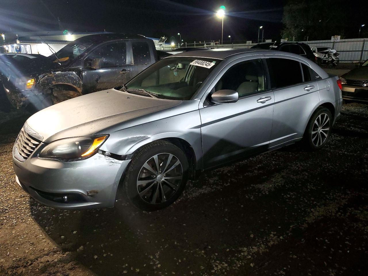 2013 Chrysler 200 Touring