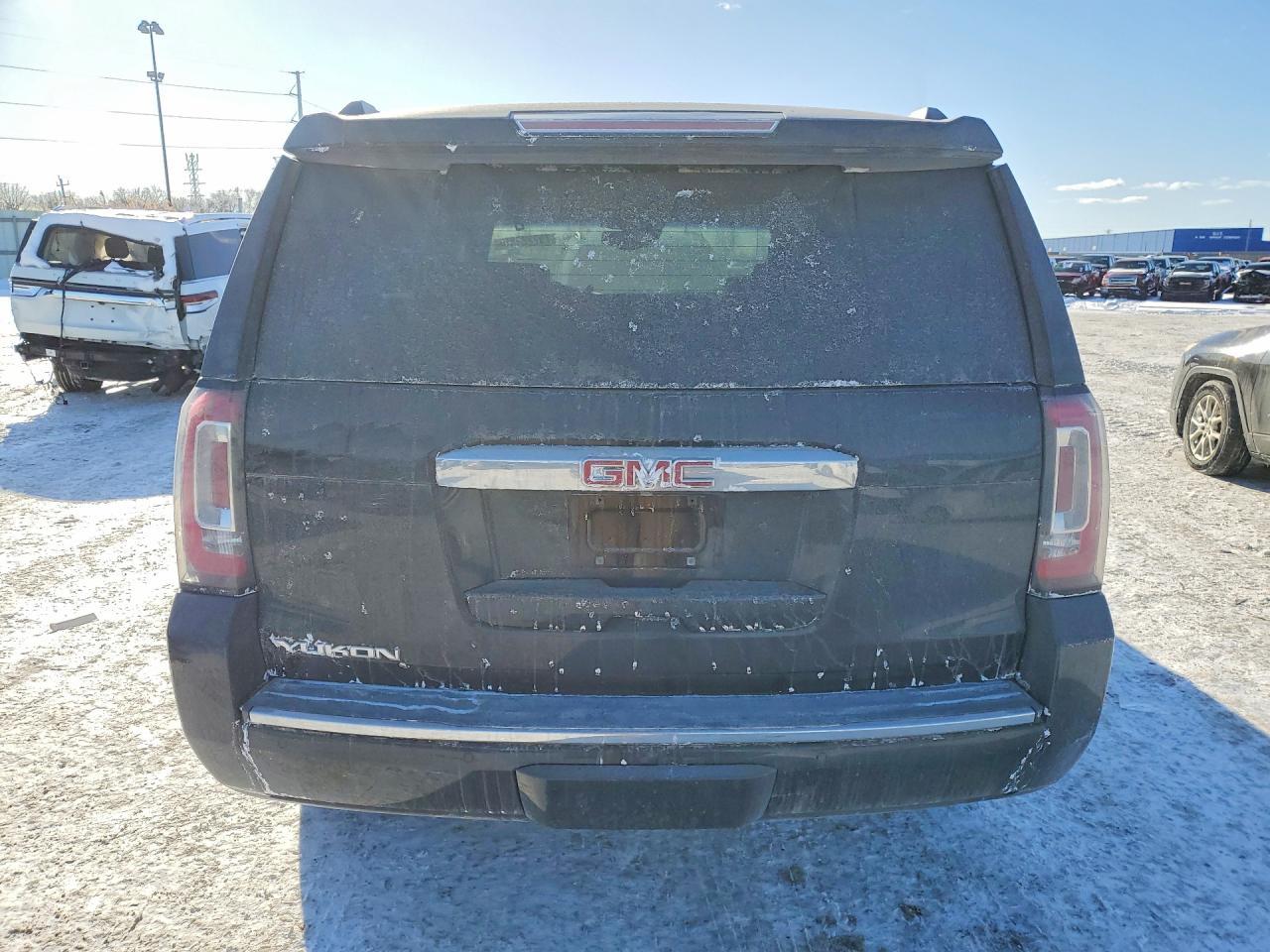 2017 GMC Yukon Denali - Фото 6