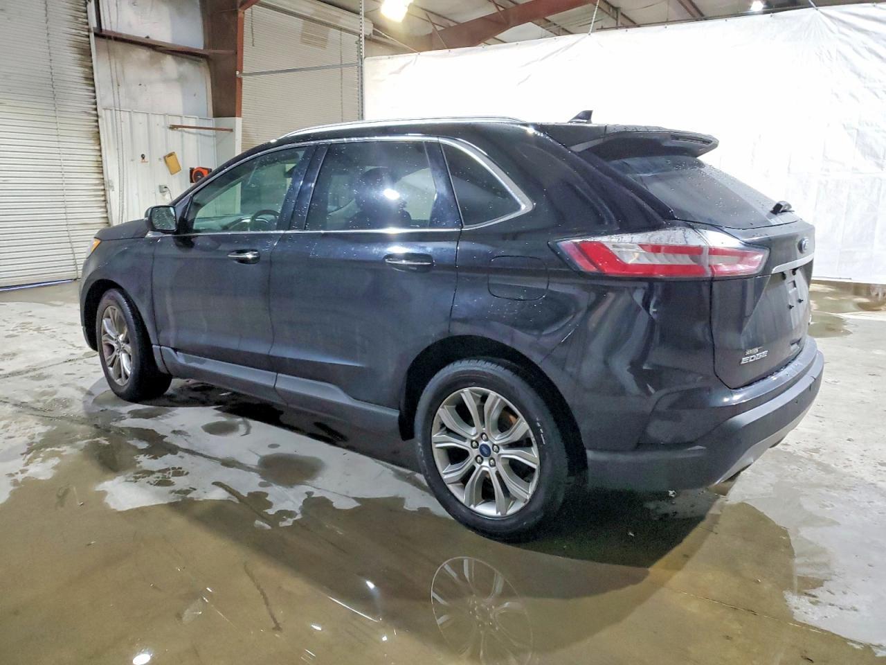2019 Ford Edge Titanium - Фото 2
