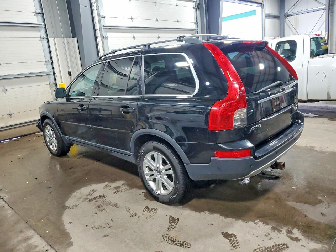 2010 Volv Xc90 - Image 2