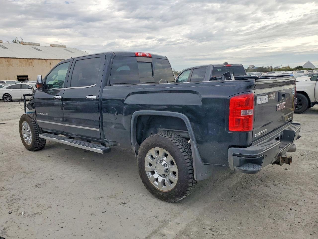 2019 GMC Sierra K2500 Denali - Фото 2