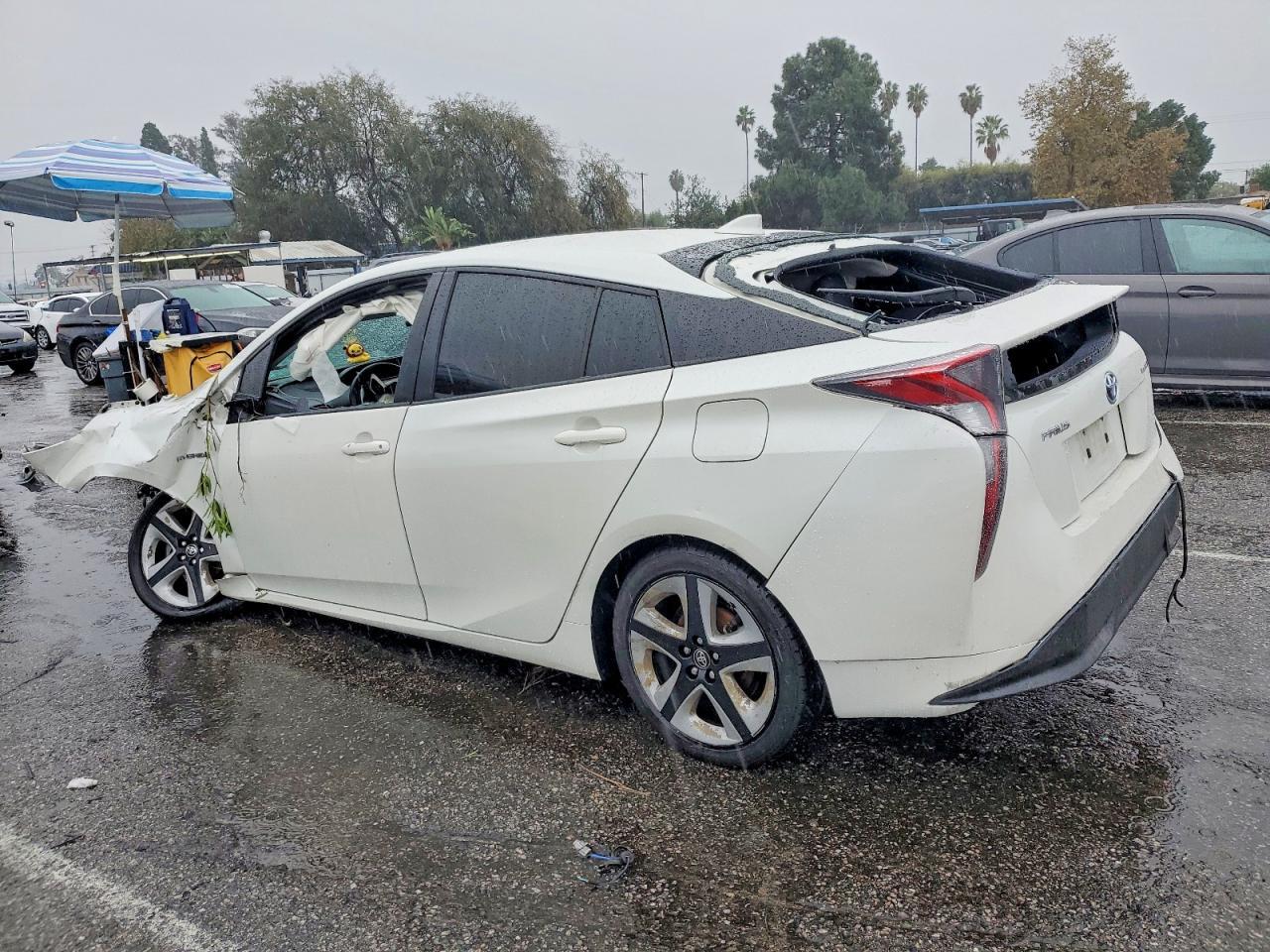 2016 Toyota Prius - Фото 2